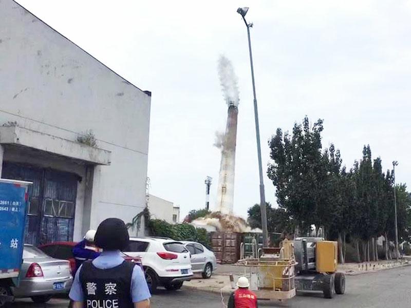 烟台热电烟囱定向爆破